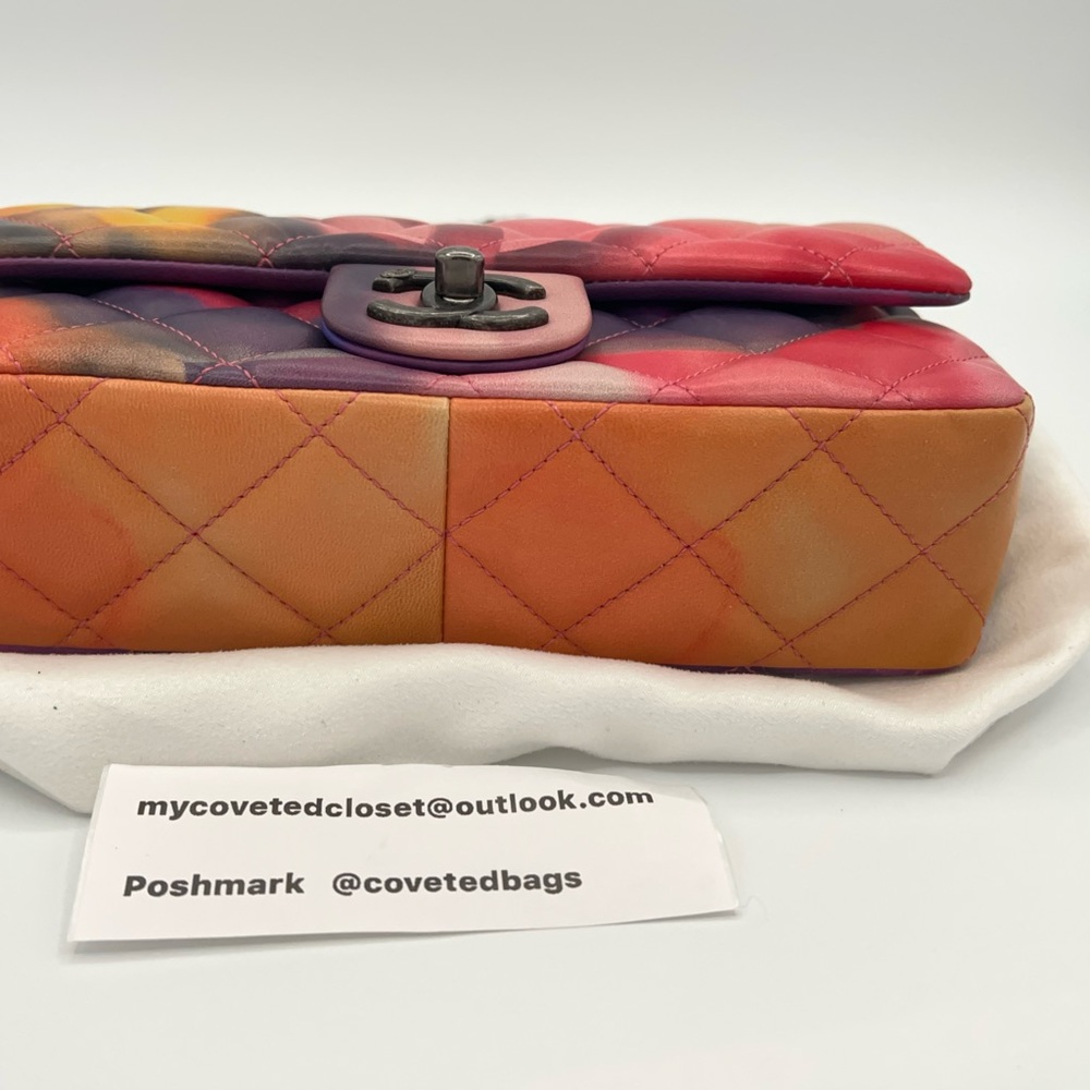 CHANEL Limited Edition Flower Power Flap Bag w/dust bag and Authentication Card - Picture 3 of 17